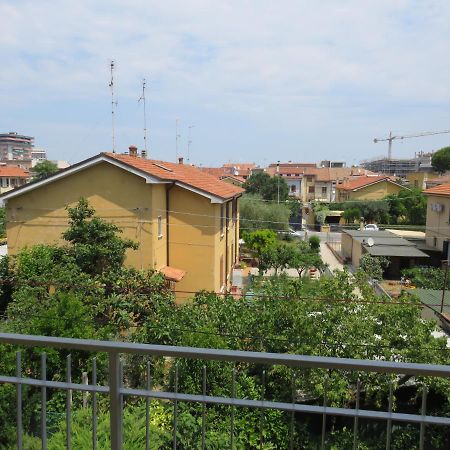 Ferienwohnung La Baia Di Lori Pesaro Exterior foto